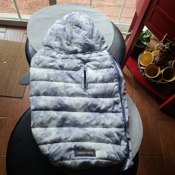 Canada Pooch Prism - Picture 2 of 8